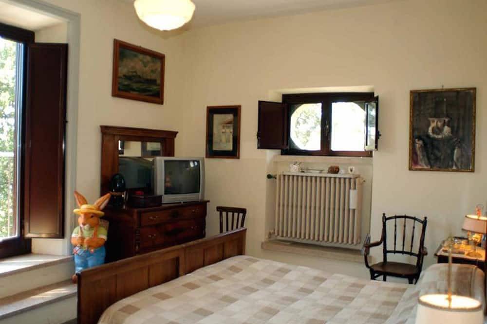 Villa La Selvotta, casa de época con el magnífico parque y piscina. in Albano Laziale, Castelli Romani