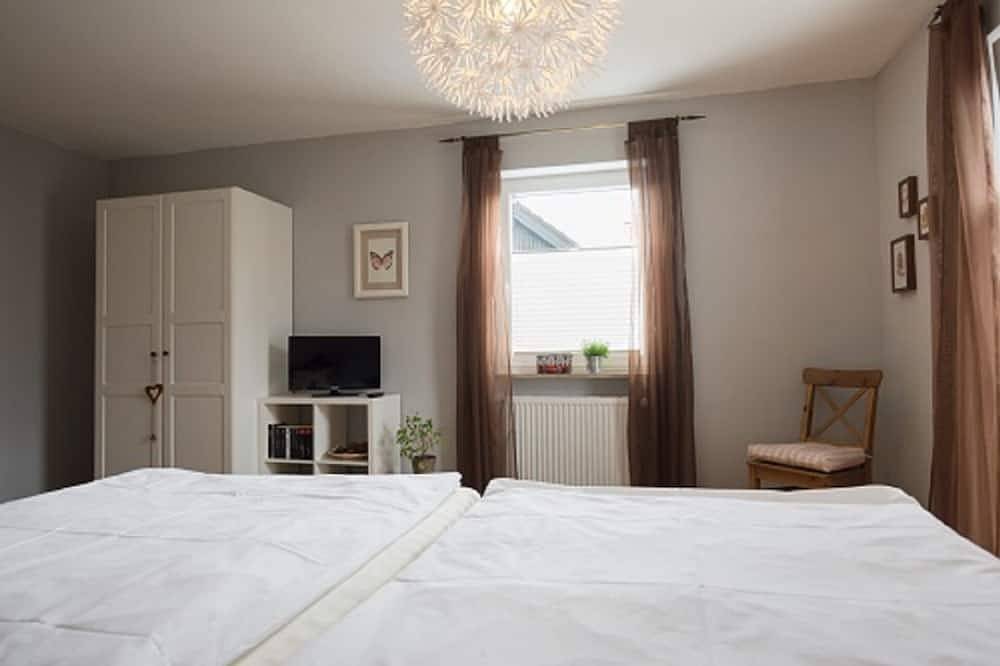 Ganze Wohnung, Neu renovierte Ferienwohnung im Aalbachtal bei Würzburg 4-6 Personen in Uettingen, Franken