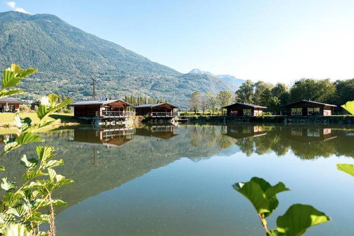 Tente pour 2 personnes, avec vue ainsi que balcon et vue sur le lac dans Lombardie