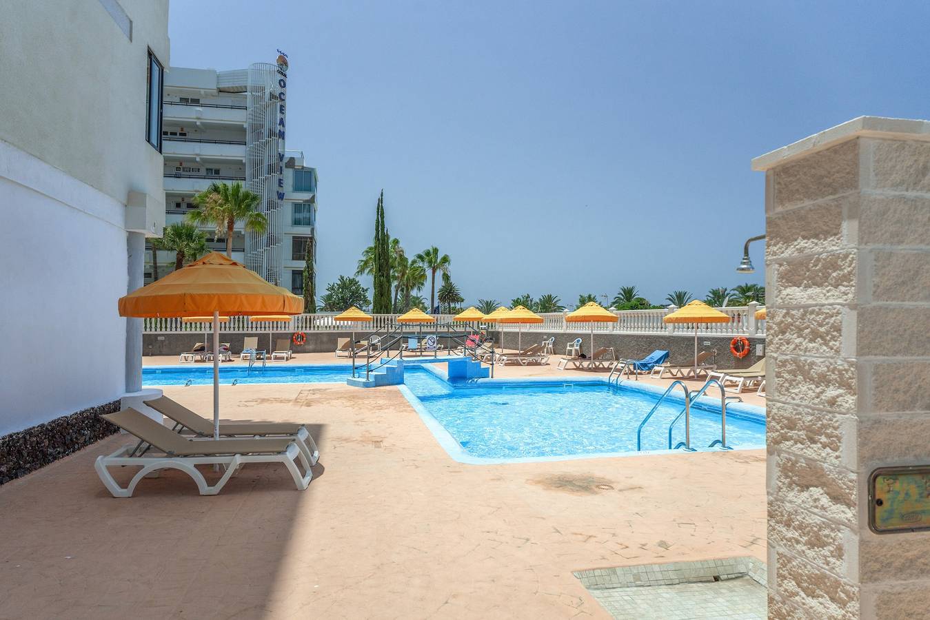 Gehele studio, Vakantiestudio 'Luna' met Zeezicht, Wi-Fi en Airconditioning in Playa de Troya, Adeje