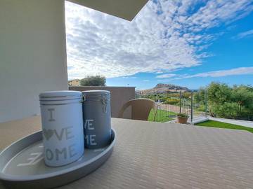 Hütte für 4 Personen, mit Meerblick und Terrasse sowie Garten auf Sardinien