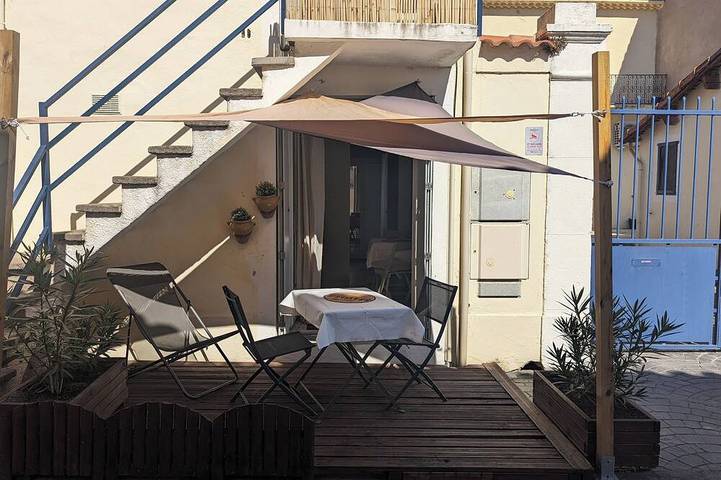 Gîte pour 2 personnes, avec terrasse à Pinet (homonymie)