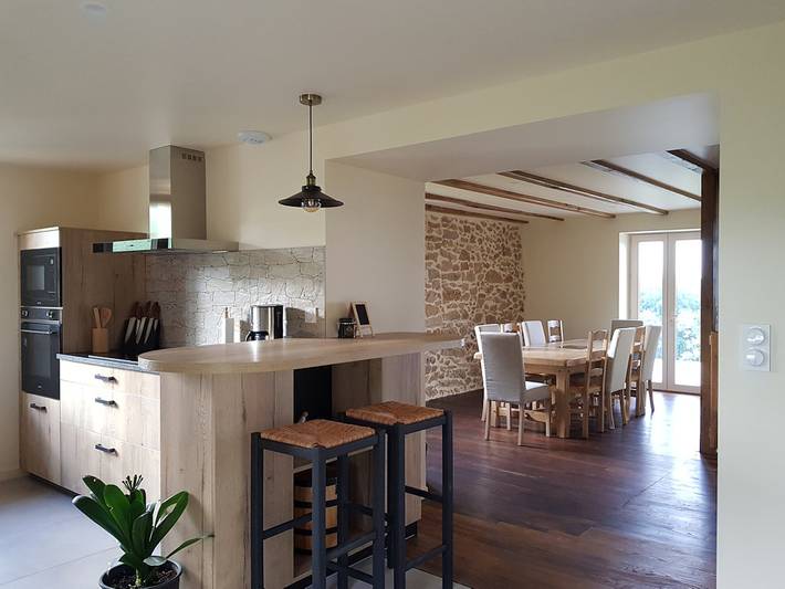 Gîte pour 10 personnes, avec terrasse et jardin ainsi que sauna et jacuzzi à Leynhac - 4