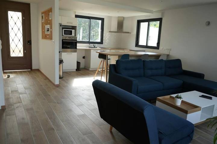 Location de vacances pour 8 personnes, avec terrasse et jardin à Bohars - 3