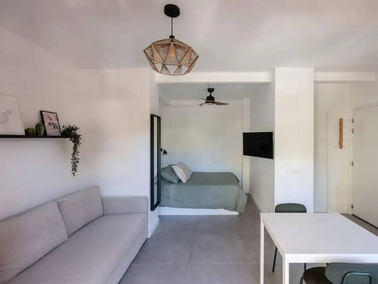 Ganzes Studio, Ferienapartment 'Patagonia Suite' mit Balkon und Wlan in Playa Jardin, Puerto de la Cruz