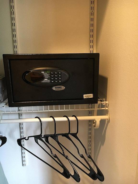 Apartamento para 5 personas, con balcón además de jardín y jacuzzi en Estados Unidos