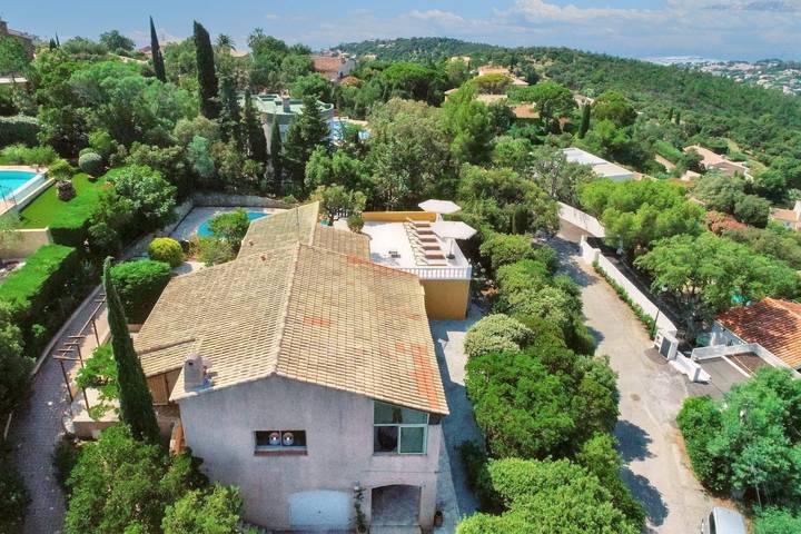 Gîte pour 10 personnes, avec Piscine à Roquebrune-sur-Argens - 2
