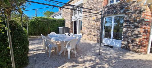 Gîte pour 12 personnes, avec terrasse, animaux acceptés à Bricqueville-sur-Mer