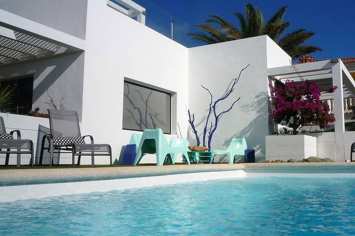 Ferienhaus für 2 Personen, mit Terrasse und Pool sowie Whirlpool und Garten