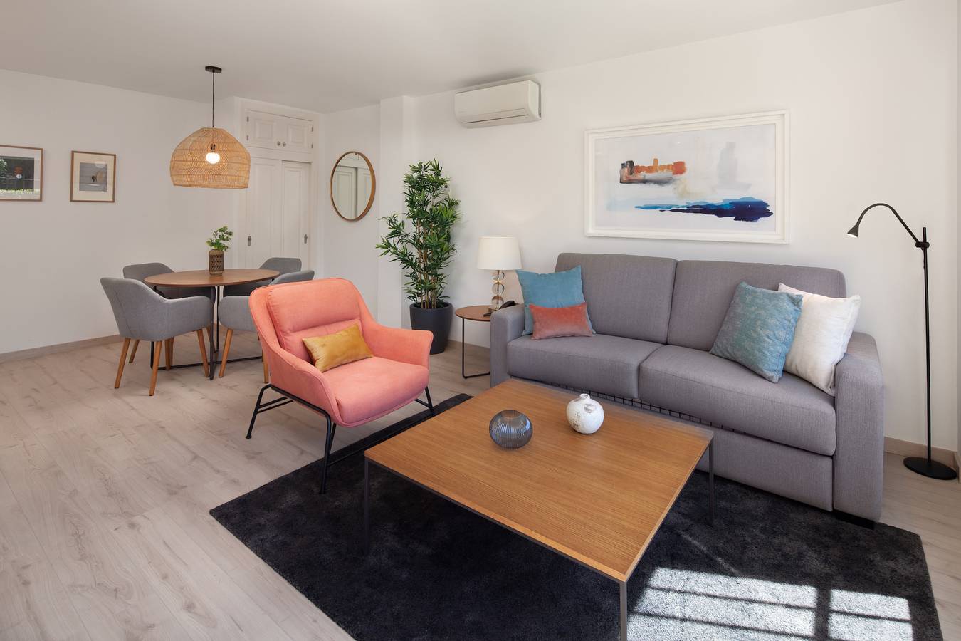 Entire apartment, Holiday apartment for 3 people with terrace in Playa El Bombo, Mijas