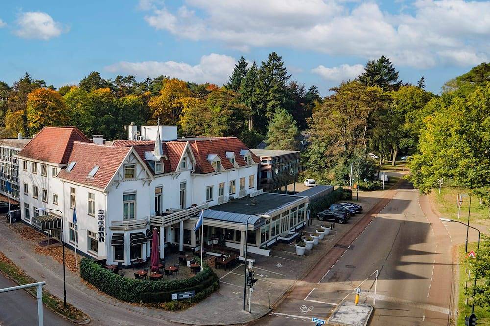 Free Parking and Cycling Adventures Just Minutes from Het Loo Palace in Apeldoorn, Veluwe