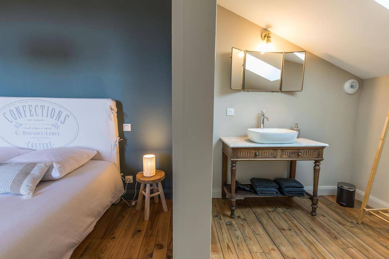 Double Room with Private Bathroom in Landes
