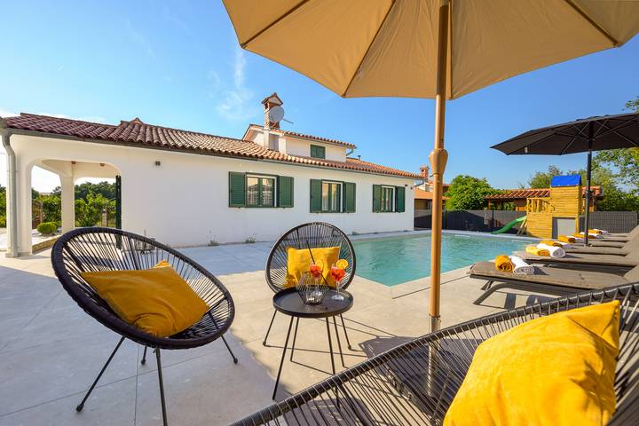 Villa für 6 Personen, mit Terrasse und Pool in Labin - 2
