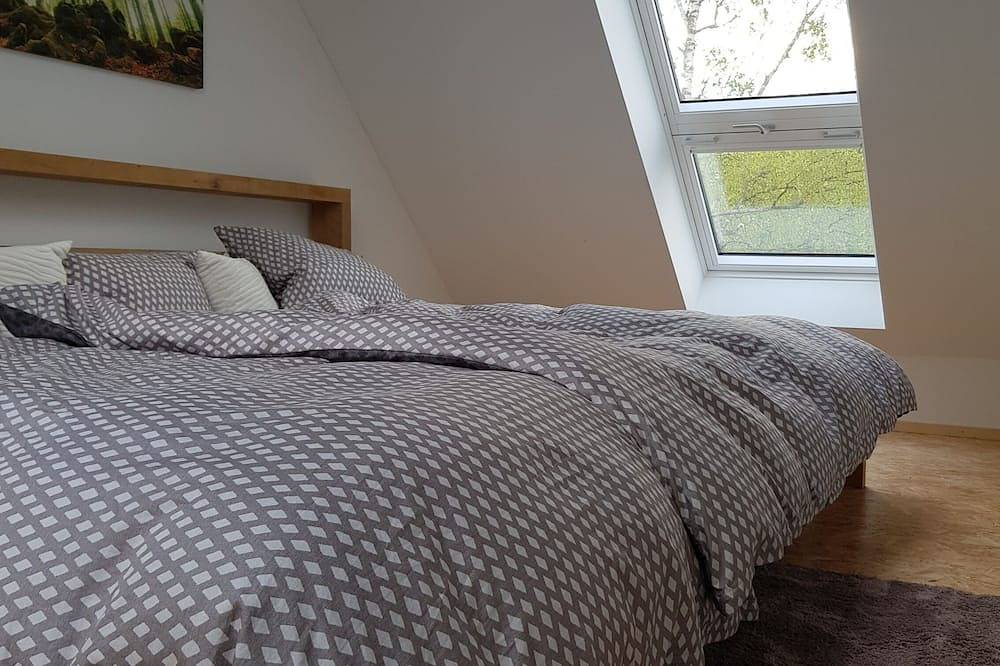 Traumhaftes Chalet mit Aussen-Whirlpool. Seid 2023 Neu: Aussen-Sauna!! in Gersfeld, Rhön-Hessen