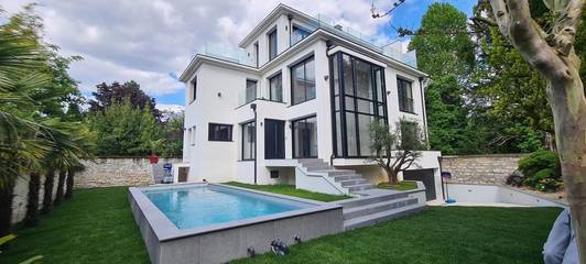 Cottage pour 8 personnes, avec jacuzzi ainsi que piscine et balcon à Saint-Maur-des-Fossés