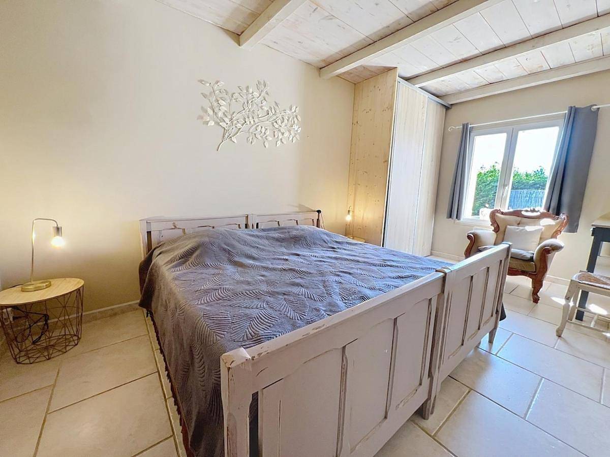 One-Bedroom House in Puyméras, Parc naturel régional du Mont-Ventoux