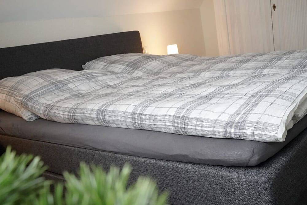 Ganze Wohnung, Ferienwohnung mit beheiztem Innenpool und Sauna - Haus Meta Whg. 3 in Weener, Emsland