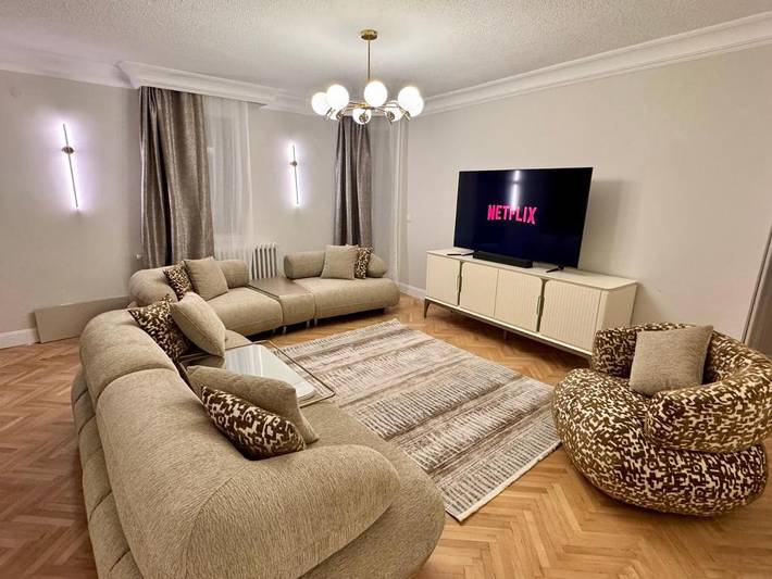 Apartamento de vacaciones para 6 personas, con terraza además de jardín y vistas - 1
