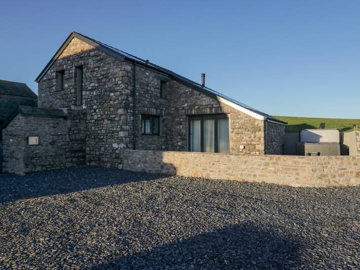 Holiday letting for 6 people, with garden in Barrow-in-Furness