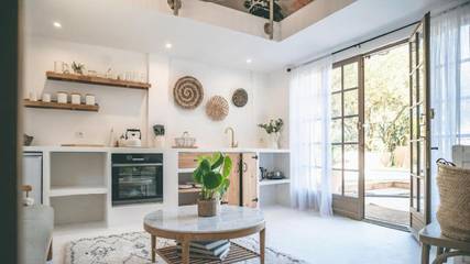 Gîte pour 2 personnes, avec terrasse ainsi que piscine et jardin à Saint-Siffret