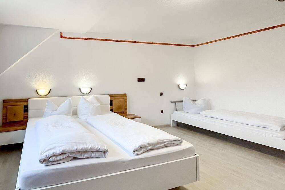 Komfortables und vielseitiges Zimmer –Perfekt für Erholung, Arbeit und Austausch in Züschen, Winterberg