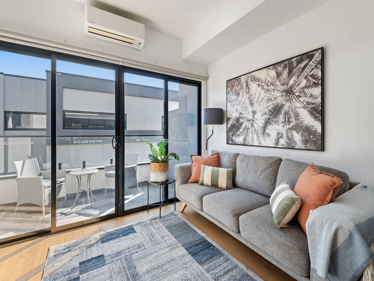 Ganze Wohnung, Komfortabler 2Br-Rückzugsort mit Balkon und Parkplatz in St Kilda, Melbourne