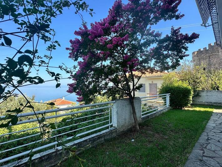 Location de vacances pour 4 personnes, avec Balcon et Terrasse ainsi que Jardin et Vue dans Mikra Mandinia - 2