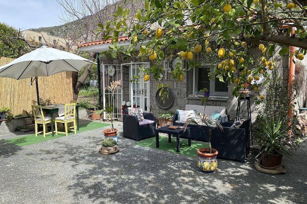 Apartamento entero, La Maison des Citrons-appartamento Immerso Nella Natura Vicino al Mare e Autobus in Meta, Provincia de Nápoles