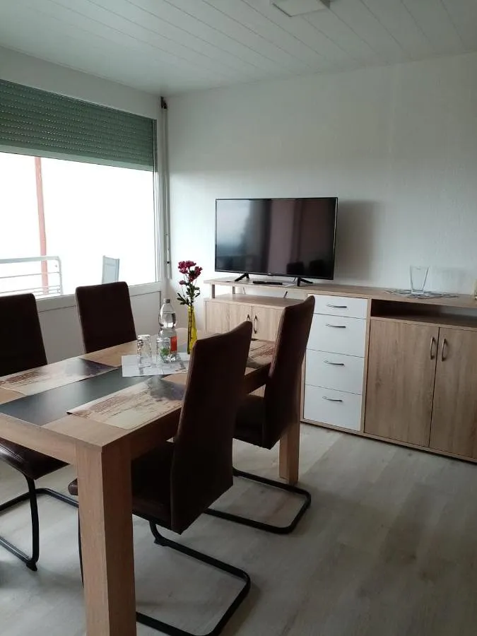 Ferienwohnung für 2 Personen, mit Balkon und Ausblick sowie Pool - 1
