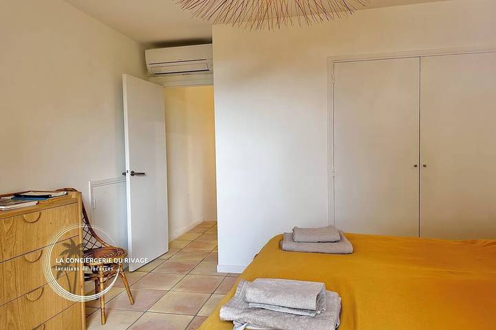 Location de vacances pour 12 personnes, avec terrasse ainsi que jardin et jacuzzi dans Port du Niel - 4