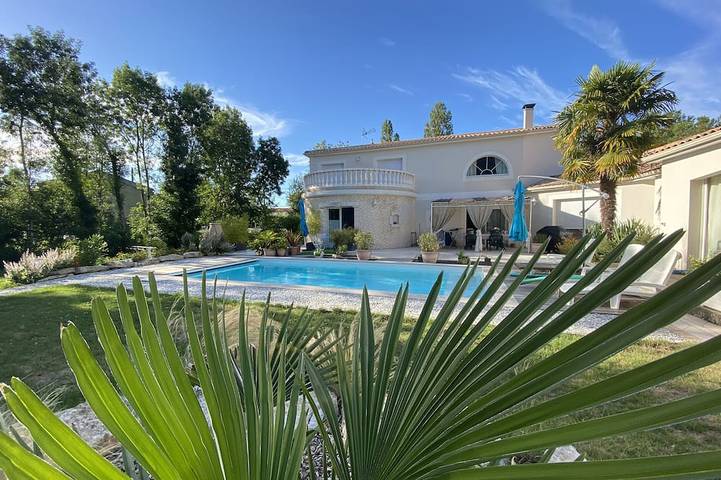 Chambre d’hôte pour 2 personnes, avec piscine et jardin