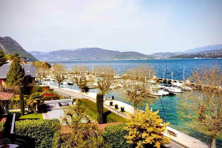Gîte pour 4 personnes, avec vue ainsi que terrasse et vue sur le lac à Le Bourget-du-Lac - 2