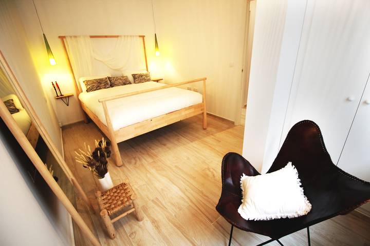 Apartamento inteiro, Apartamento de férias amigo dos aniamis de estimação "Ático de la Luz" com terraço in La Vina, Cádis