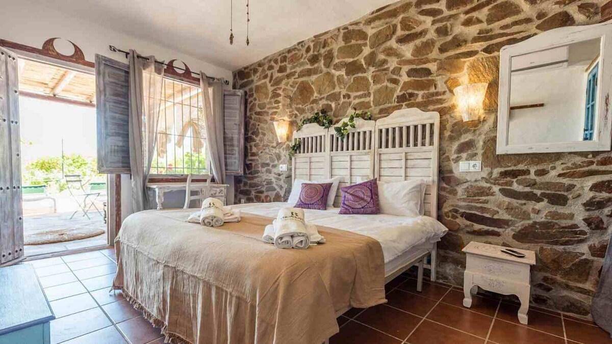 Villa für 20 Personen mit Pool in Sayalonga, Cordillera Penibética