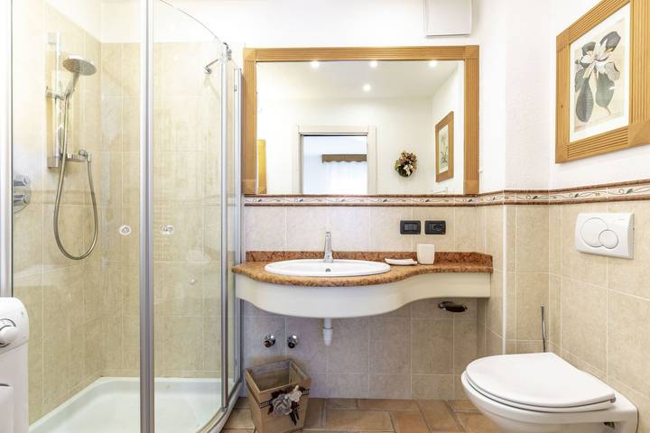 Apartamento vacacional entero, Apartamento de vacaciones para 6 personas con balcón in Canazei, Dolomiti Superski