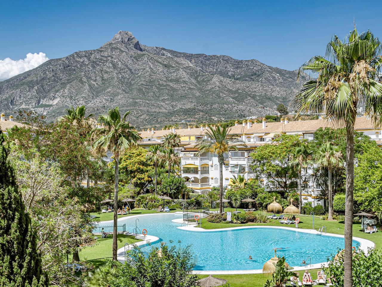 Entire apartment, Dama de Noche 12.2 in Marbella West, Marbella