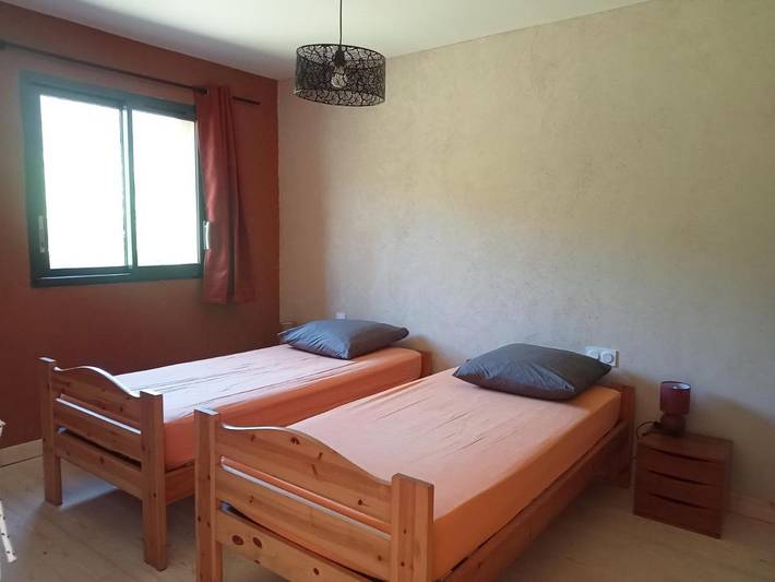 Gîte pour 6 personnes, avec jardin et vue, adapté aux familles à Prémian - 2