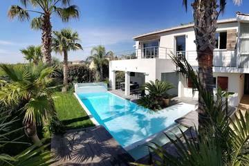 Cottage pour 8 personnes, avec jardin ainsi que balcon et jacuzzi à Montbazin