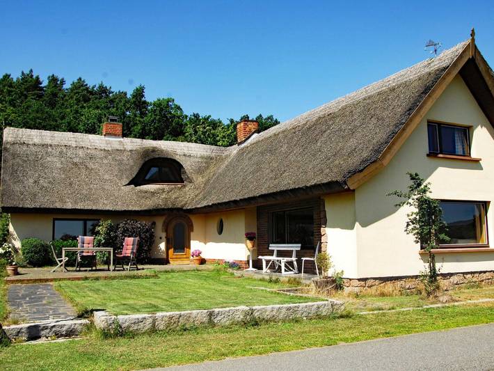 Bungalow für 5 Personen, mit Terrasse und Ausblick sowie Seeblick und Garten, mit Haustier in Sellin