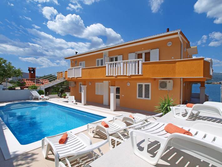 Apartament wakacyjny dla 4 osób, z Taras i Ogród w Arbanija
