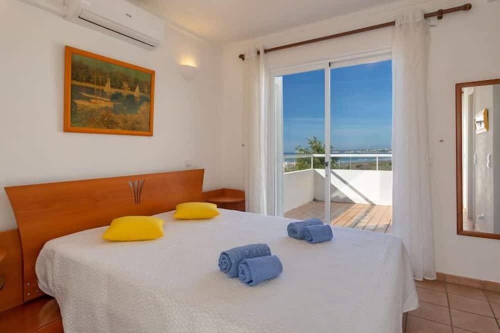 Villa Blue Ocean in Guia, Faro Distrikt