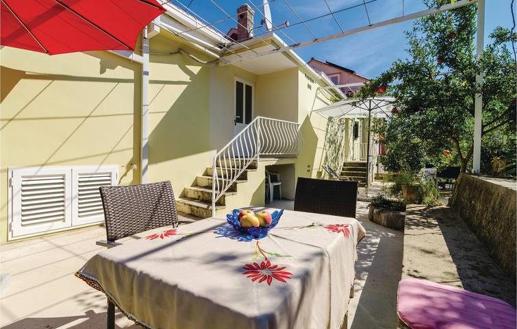 Ganze Ferienwohnung, Gemütliche 2 km zum Strand: 2-Zimmer-Wohnung mit WLAN, Terrasse und Parkplatz in Zaton, Grad Dubrovnik