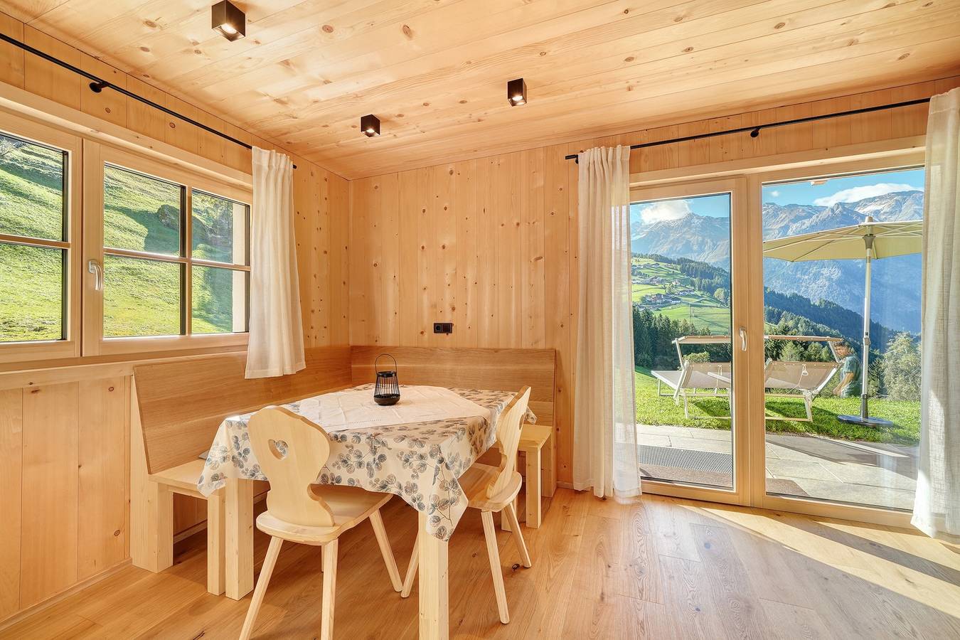 Apartamento inteiro, Apartamento 'Matatzspitz' com vista montanha, terraço panorâmico privado e Wi-Fi in San Martino in Passiria, Grupo Texel