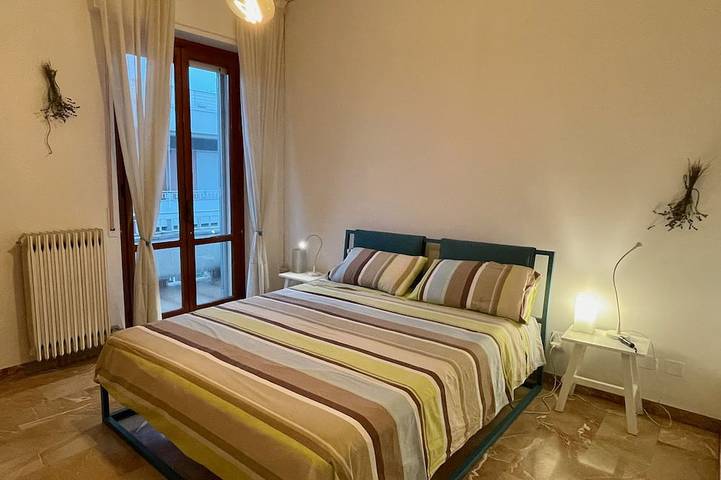Appartamento intero, Fronte Mare ad Albenga con Terrazza Vista Mare e Posto Auto Privato in Albenga, Riviera di Ponente
