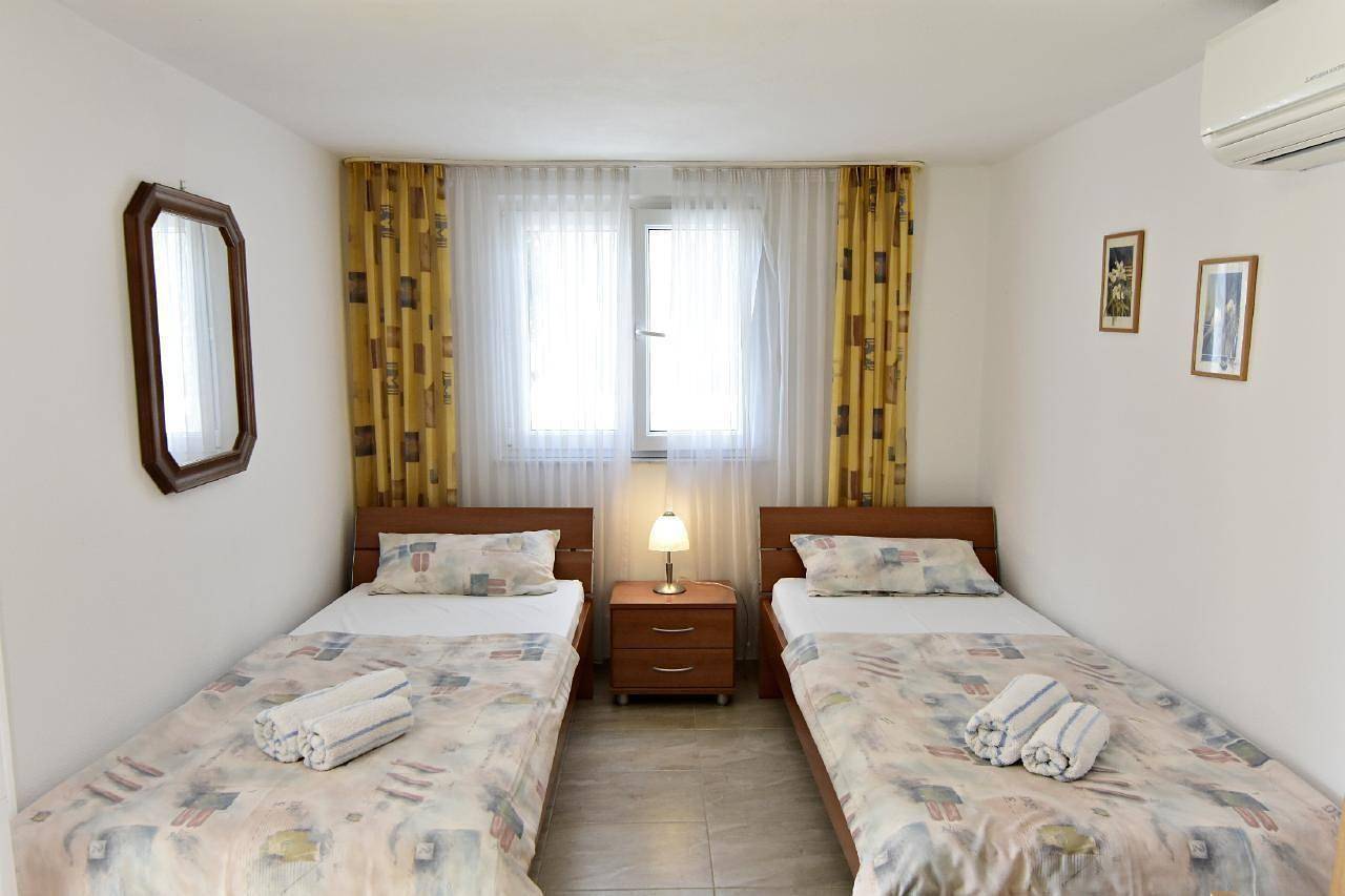 Apartamento vacacional entero, Lovely Apartment in Umag with Free Parking in Umag, Region de Umag