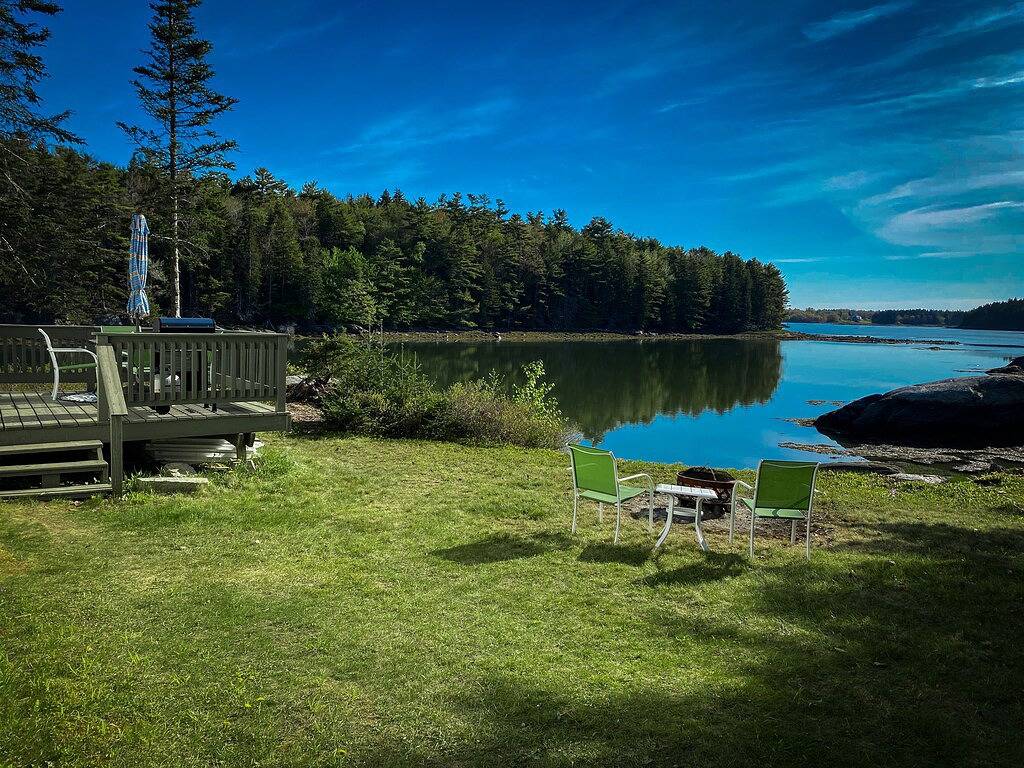 Cove Cottage: In ruhiger Lage zwischen den Kiefern des ruhigen Seavey Cove Eingebettet in Knox County (Maine)