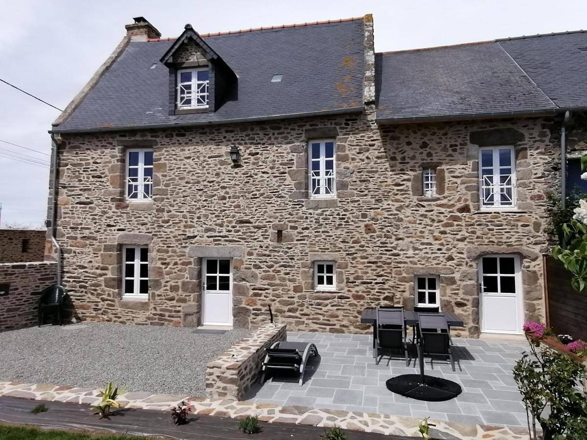 Family Room with Private Bathroom in Cancale, Baie du Mont-Saint-Michel