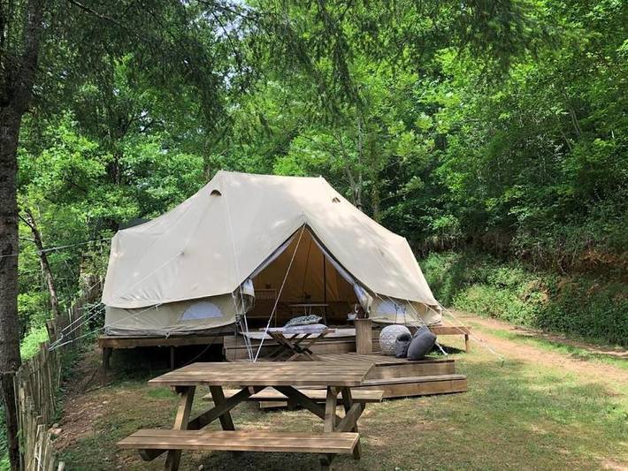 Tente pour 4 personnes, avec bassin pour enfant dans Auvergne-Rhône-Alpes - 2