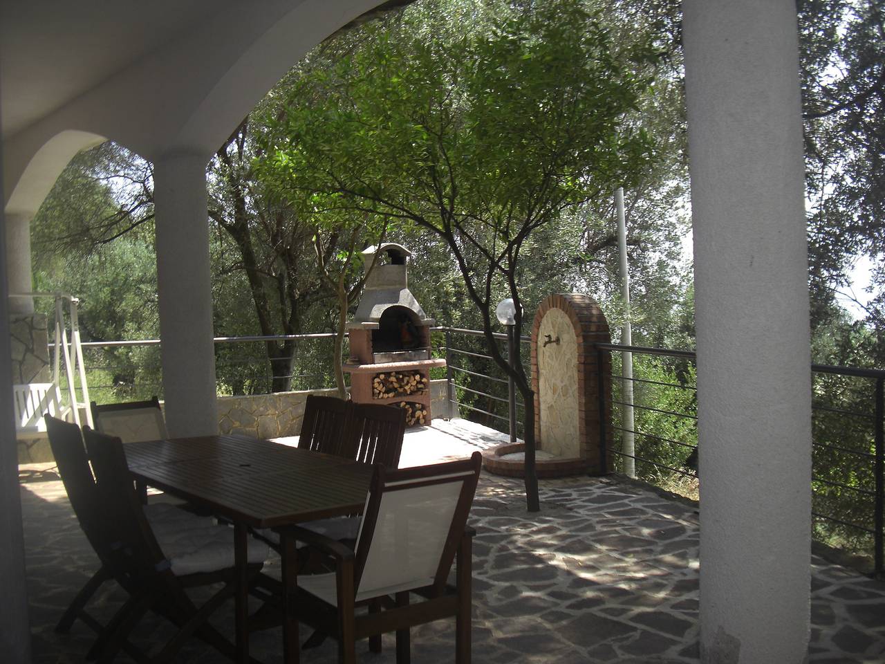 Appartamento intero, Ampio appartamento, patio e vista a mare, Villa Cecilia app 1, Pisciotta Cilento in Pisciotta, Cilento Coast