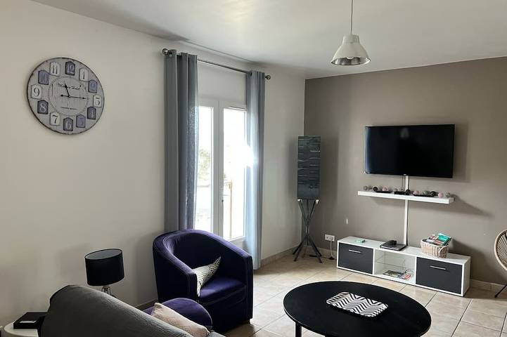 Location de vacances pour 6 personnes, avec terrasse et jardin à Saint-Michel-l'Observatoire - 3